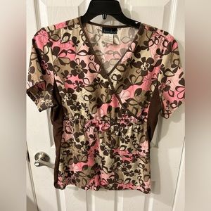 NWOT Cherokee Scrub Top Flower Print